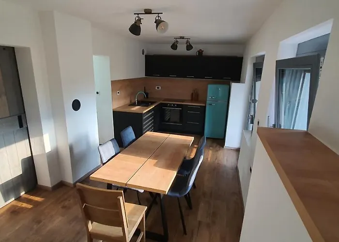 Weekend House Solis - דירה בובק